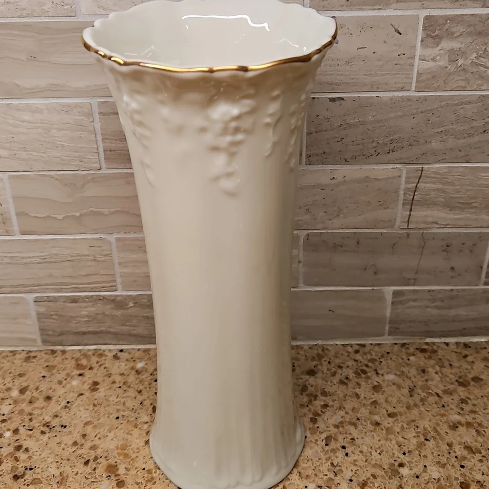 Crown Classics Fine Porcelain vase gold-trimmed fluted embossed floral detail